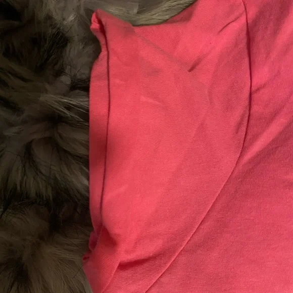 🔥New PINK Brand T-shirt pink medium. Matching large sweatshirt in closet! - Picture 4 of 8